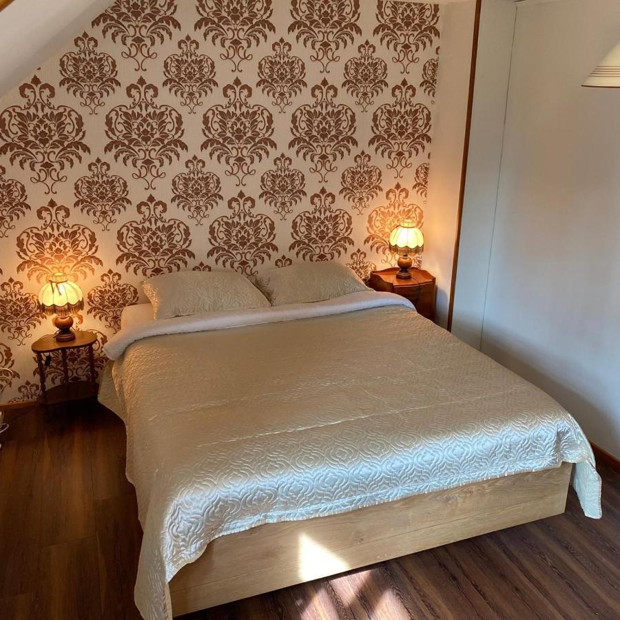 Bed and Breakfast Le Chene D'Or Marcheseuil Exterior foto