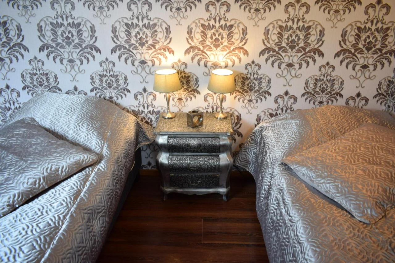 Bed and Breakfast Le Chene D'Or Marcheseuil Exterior foto
