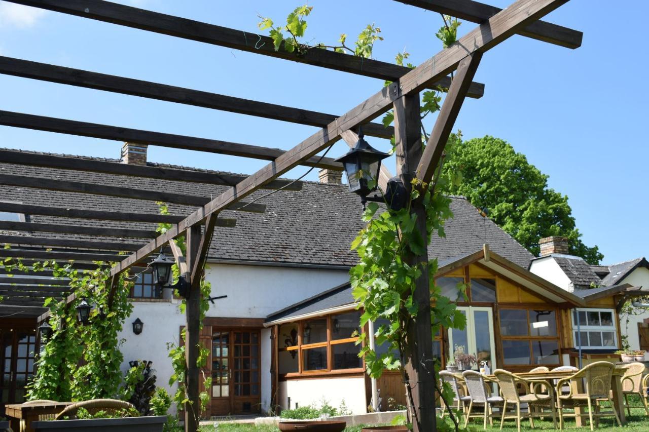 Bed and Breakfast Le Chene D'Or Marcheseuil Exterior foto