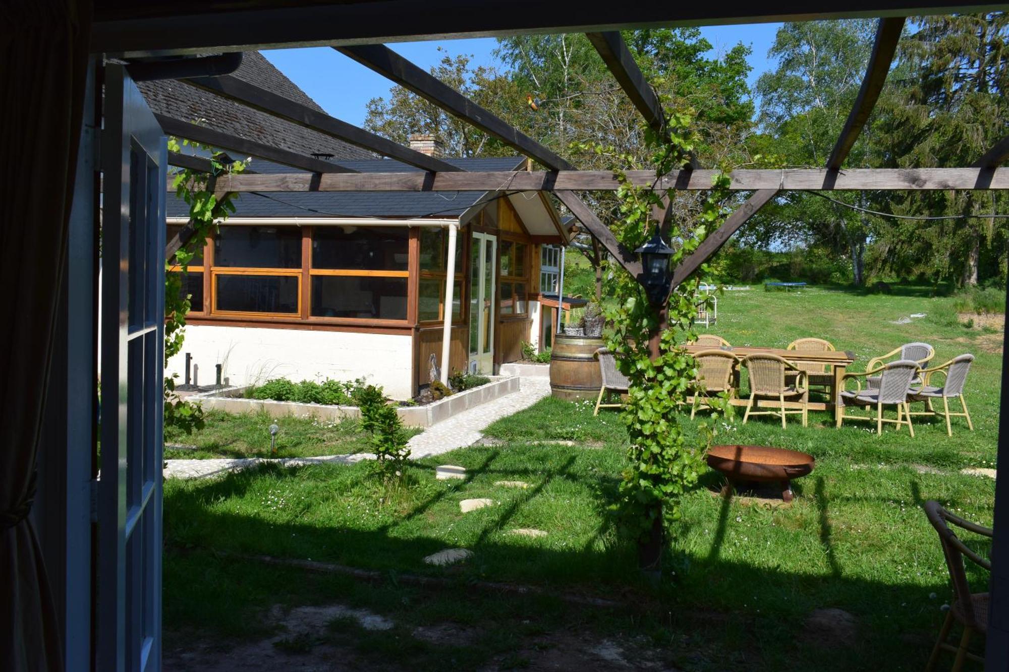 Bed and Breakfast Le Chene D'Or Marcheseuil Exterior foto
