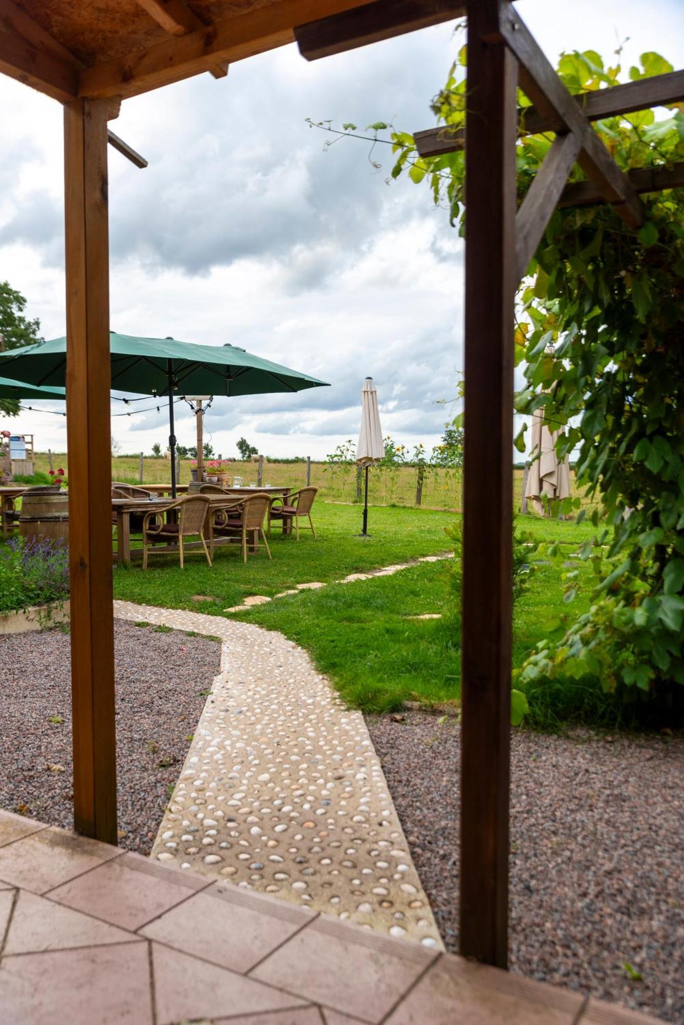 Bed and Breakfast Le Chene D'Or Marcheseuil Exterior foto